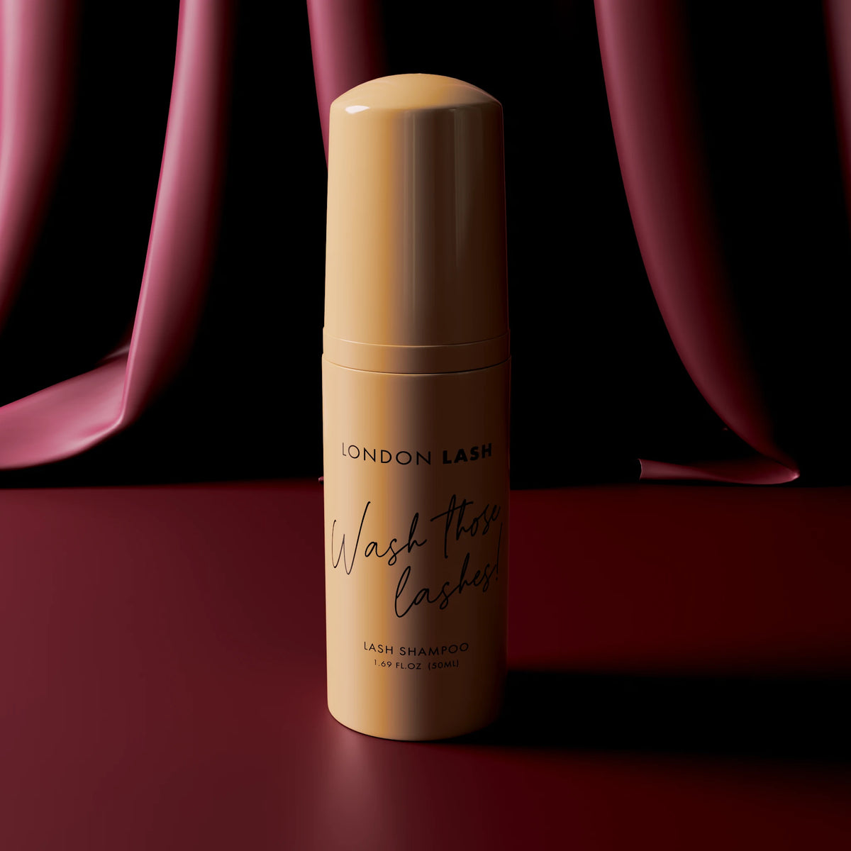 PASSO 1: Shampoo em Espuma para Pestanas